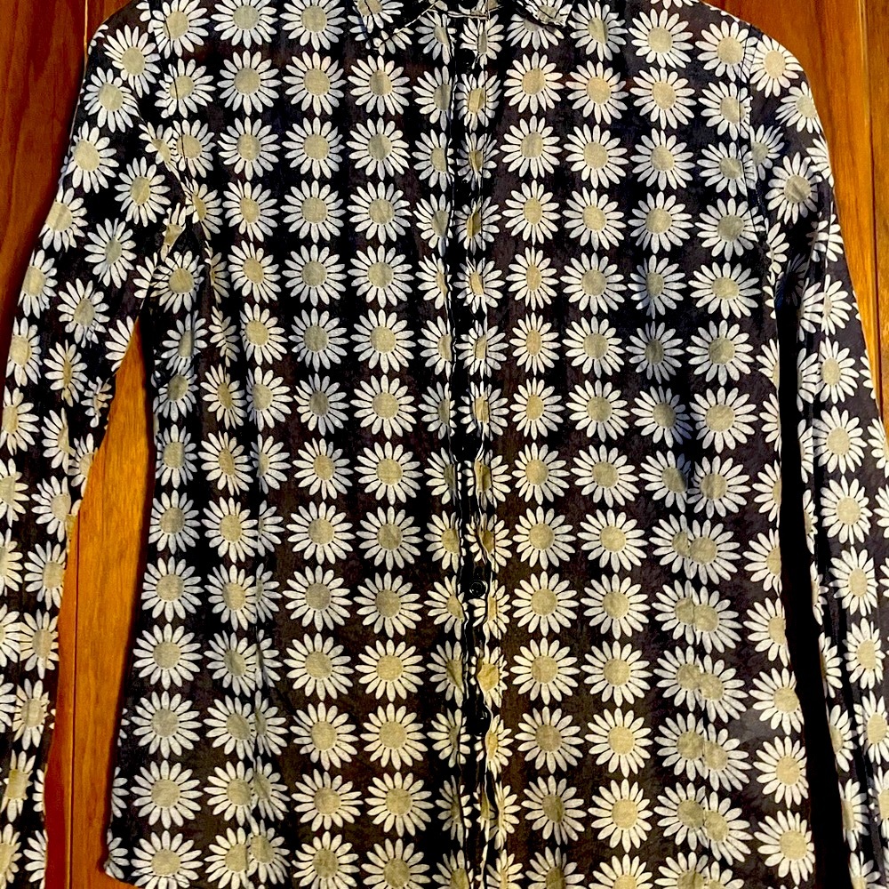 Women shirt Italian cut. Size 42.